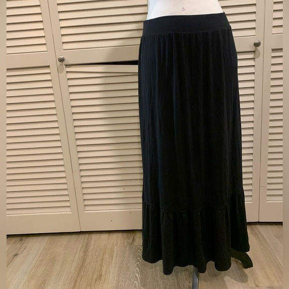 St John’s Bay Black Maxi Skirt - Picture 2 of 4